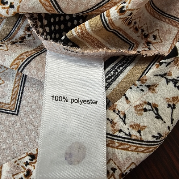 Maurices Top Size M - Picture 4 of 4